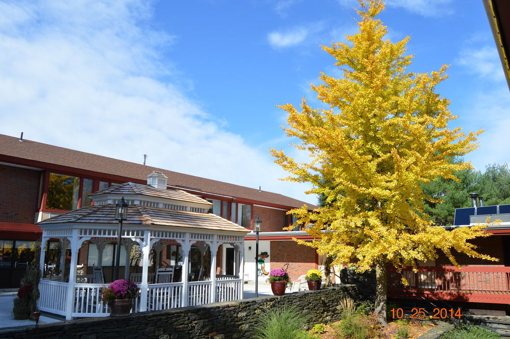 The Inn At Crumpin-Fox Bernardston Buitenkant foto